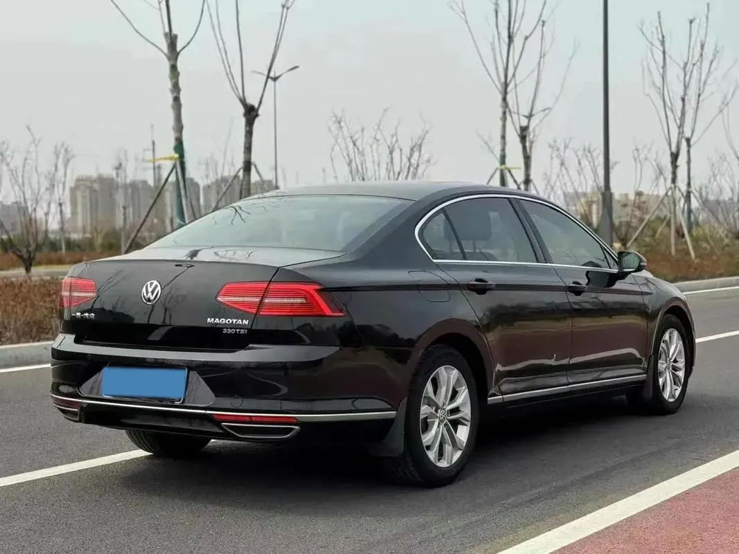 2018 Volkswagen Magotan 1.8T 180HP L4 7DCT,autocango,china used car exporter,china ev exporter,chinese used car exporter,chinese used ev exporter