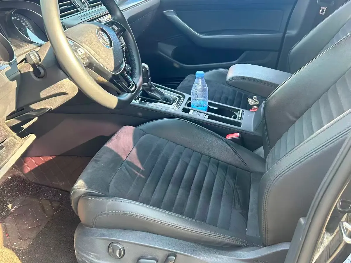 2018 Volkswagen Magotan 1.8T 180HP L4 7DCT,autocango,china used car exporter,china ev exporter,chinese used car exporter,chinese used ev exporter