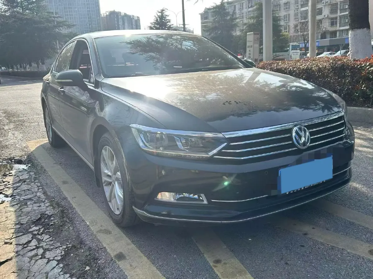 2018 Volkswagen Magotan 1.8T 180HP L4 7DCT,autocango,china used car exporter,china ev exporter,chinese used car exporter,chinese used ev exporter