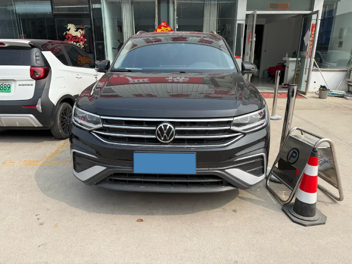 2023 Volkswagen Tiguan L 1.5T 160HP L4 7DCT,autocango,china used car exporter,china ev exporter,chinese used car exporter,chinese used ev exporter