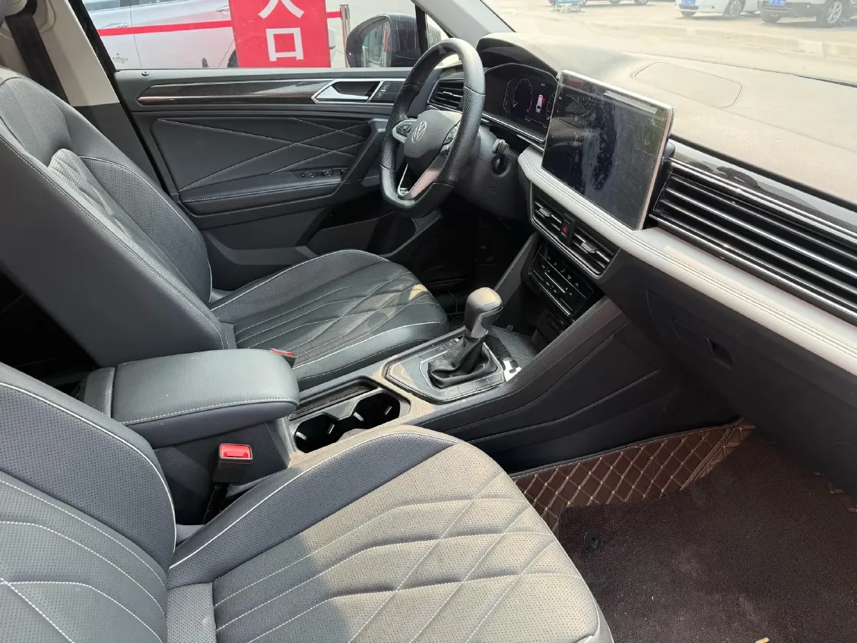 2023 Volkswagen Tiguan L 1.5T 160HP L4 7DCT,autocango,china used car exporter,china ev exporter,chinese used car exporter,chinese used ev exporter