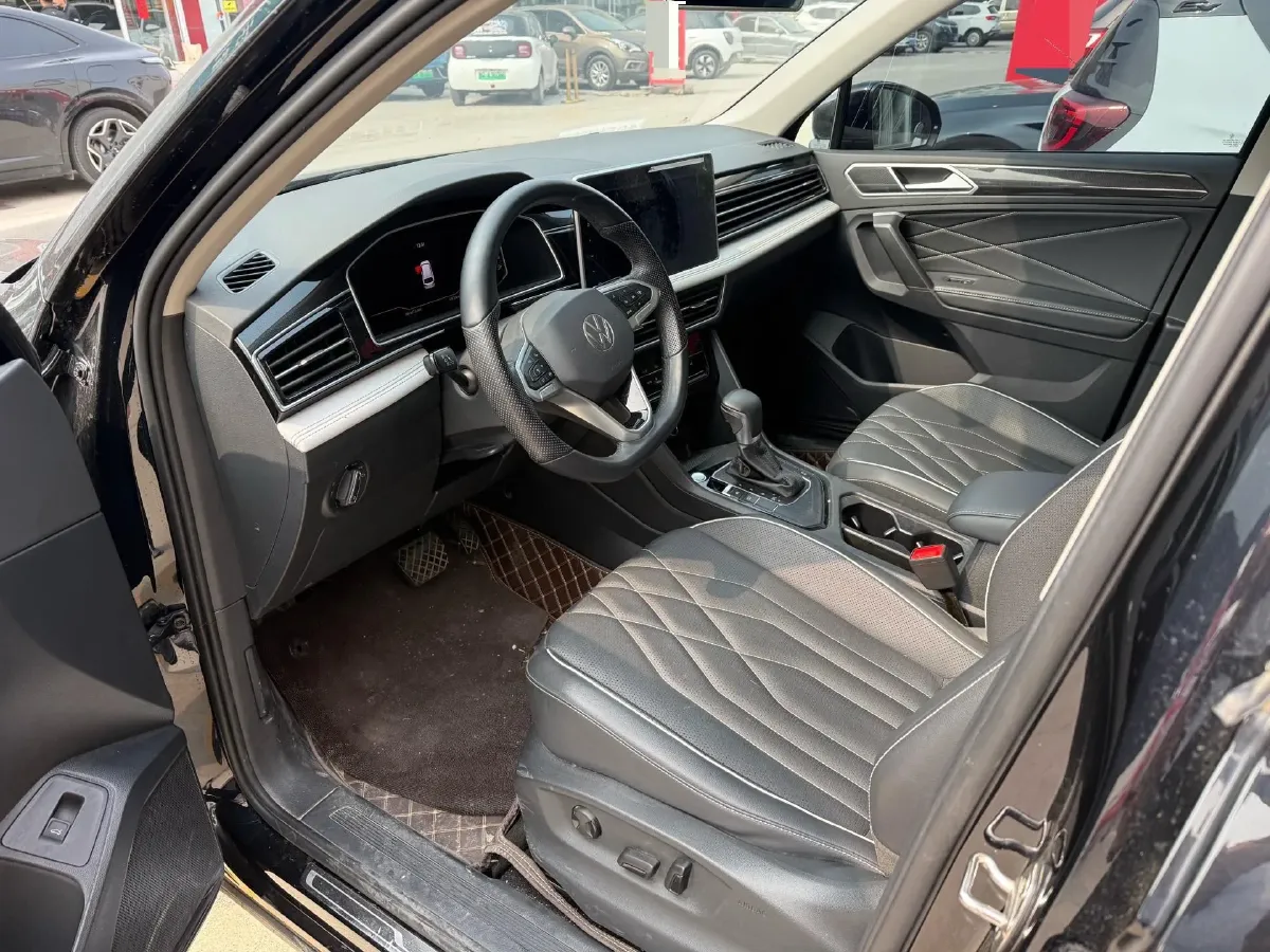 2023 Volkswagen Tiguan L 1.5T 160HP L4 7DCT,autocango,china used car exporter,china ev exporter,chinese used car exporter,chinese used ev exporter