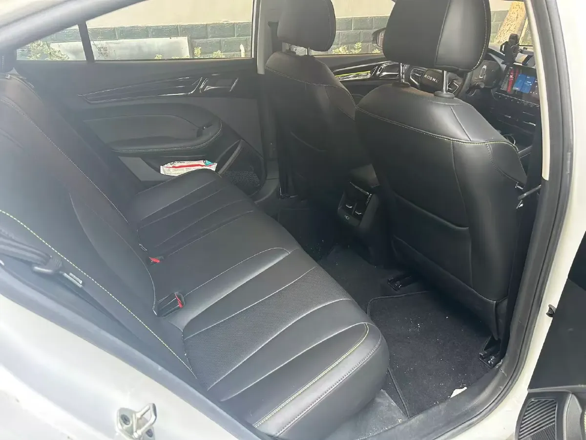 2021 Roewe i5 1.5L 120HP L4 CVT,autocango,china used car exporter,china ev exporter,chinese used car exporter,chinese used ev exporter