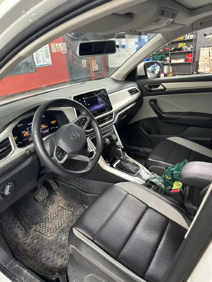 2023 Volkswagen T-Roc 1.4T 150HP L4 7DCT,autocango,china used car exporter,china ev exporter,chinese used car exporter,chinese used ev exporter