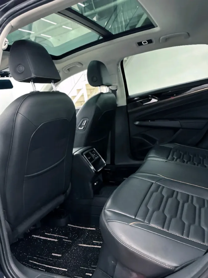 2021 Volkswagen Passat 2.0T 186HP L4 7DCT,autocango,china used car exporter,china ev exporter,chinese used car exporter,chinese used ev exporter