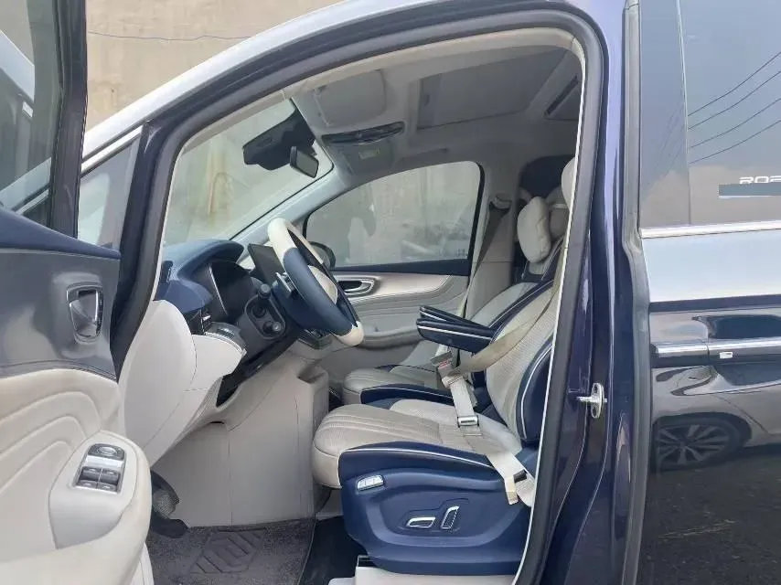 2021 Roewe iMAX8 2.0T 234HP L4 8AT,autocango,china used car exporter,china ev exporter,chinese used car exporter,chinese used ev exporter