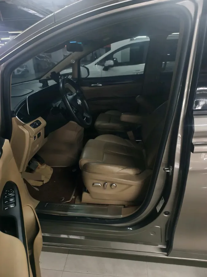 2021 Buick GL8 2.0T 237HP L4 9AT,autocango,china used car exporter,china ev exporter,chinese used car exporter,chinese used ev exporter