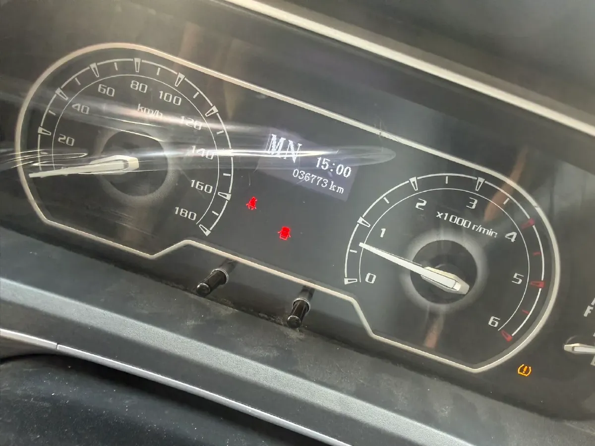 2021 MAXUS XinTu V80 2.0T 127HP L4 6MT,autocango,china used car exporter,china ev exporter,chinese used car exporter,chinese used ev exporter