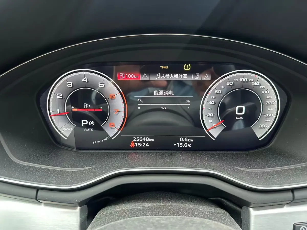 2022 Audi A4L 2.0T 190HP L4 7DCT,autocango,china used car exporter,china ev exporter,chinese used car exporter,chinese used ev exporter