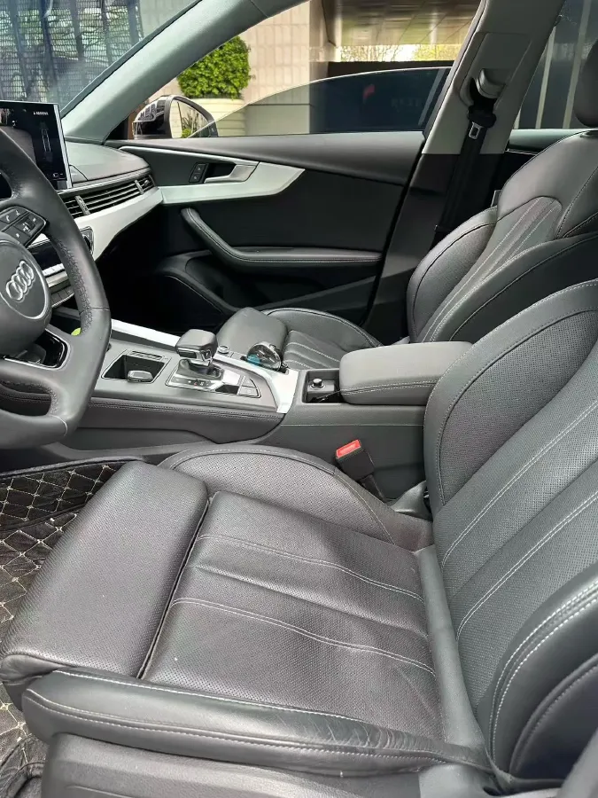 2022 Audi A4L 2.0T 190HP L4 7DCT,autocango,china used car exporter,china ev exporter,chinese used car exporter,chinese used ev exporter