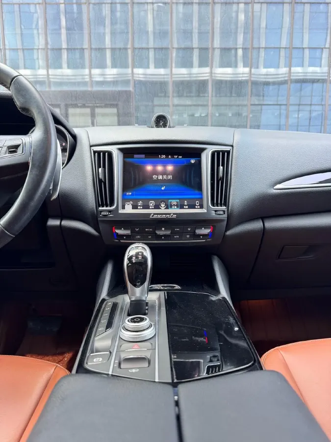 2018 Maserati Levante 3.0T 350HP V6 8AT,autocango,china used car exporter,china ev exporter,chinese used car exporter,chinese used ev exporter