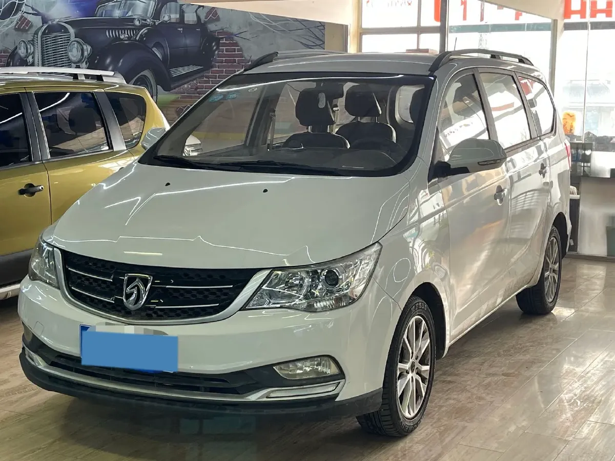 2016 BaoJun 730 1.5L 112HP L4 5MT,autocango,china used car exporter,china ev exporter,chinese used car exporter,chinese used ev exporter
