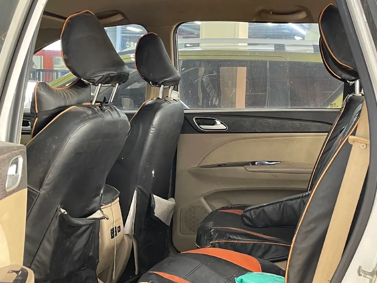 2016 BaoJun 730 1.5L 112HP L4 5MT,autocango,china used car exporter,china ev exporter,chinese used car exporter,chinese used ev exporter