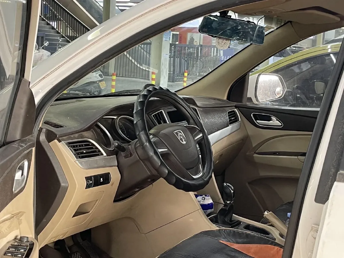 2016 BaoJun 730 1.5L 112HP L4 5MT,autocango,china used car exporter,china ev exporter,chinese used car exporter,chinese used ev exporter