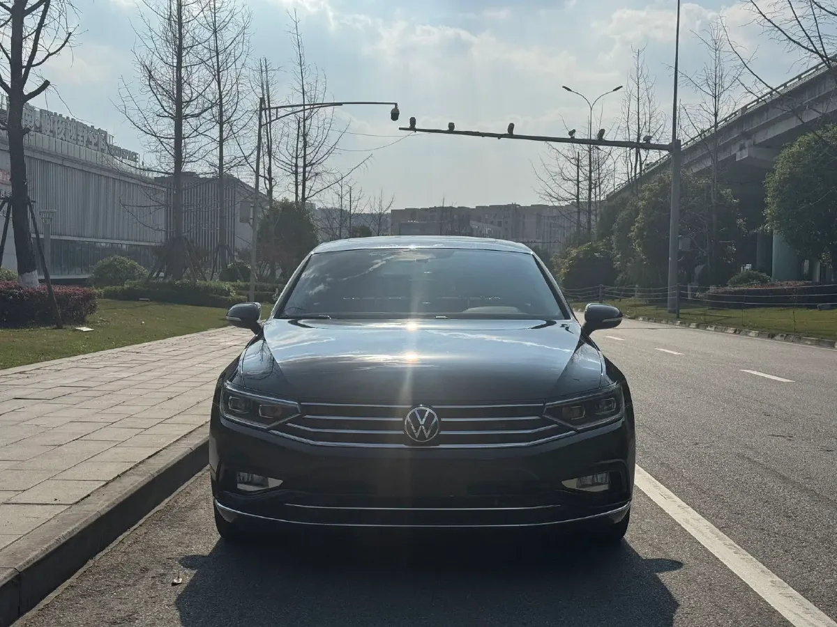 2020 Volkswagen Magotan 2.0T 186HP L4 7DCT,autocango,china used car exporter,china ev exporter,chinese used car exporter,chinese used ev exporter