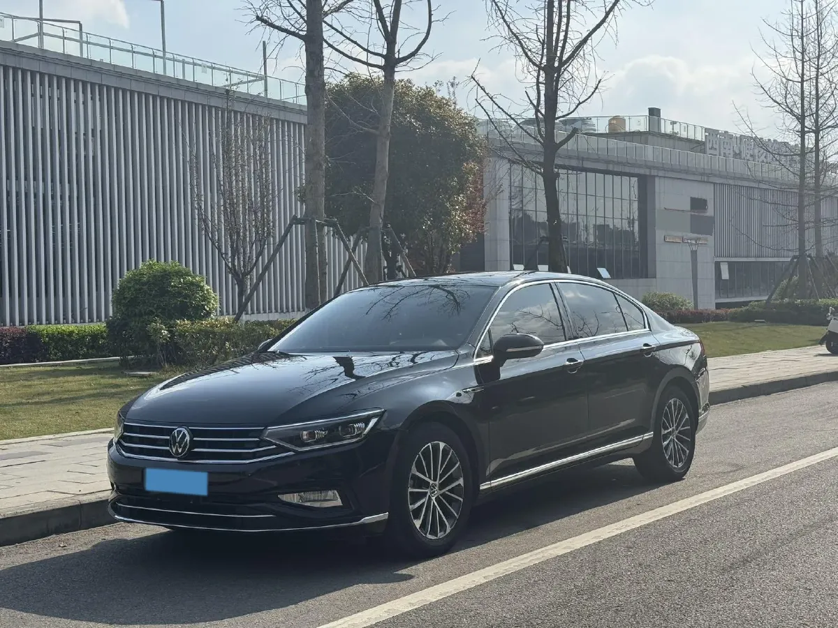 2020 Volkswagen Magotan 2.0T 186HP L4 7DCT,autocango,china used car exporter,china ev exporter,chinese used car exporter,chinese used ev exporter