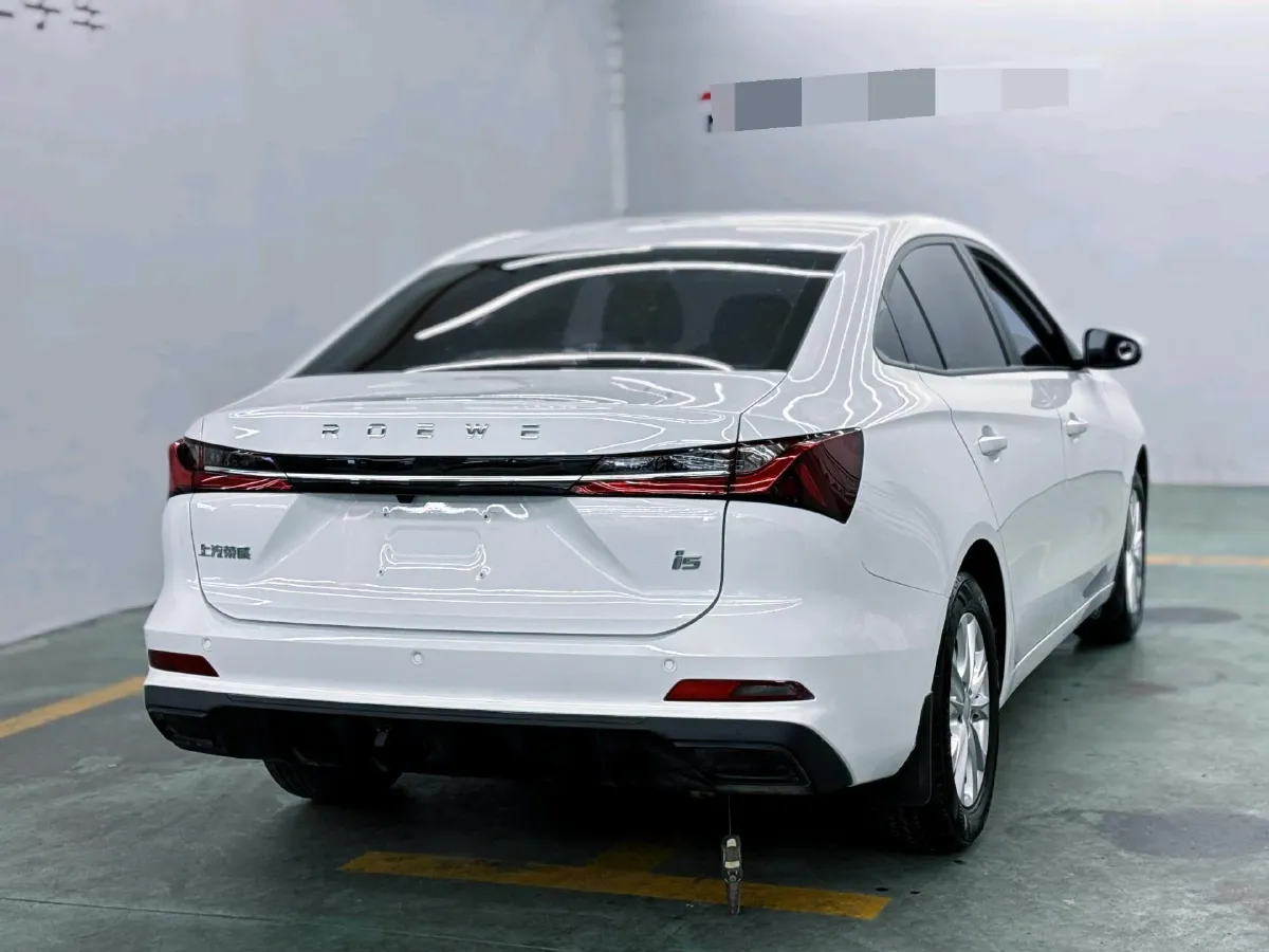 2023 Roewe i5 1.5L 129HP L4 5MT,autocango,china used car exporter,china ev exporter,chinese used car exporter,chinese used ev exporter