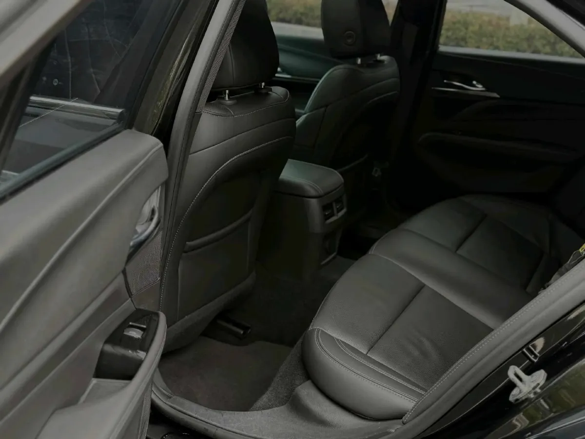 2021 Cadillac CT4 2.0T 237HP L4 8AT,autocango,china used car exporter,china ev exporter,chinese used car exporter,chinese used ev exporter