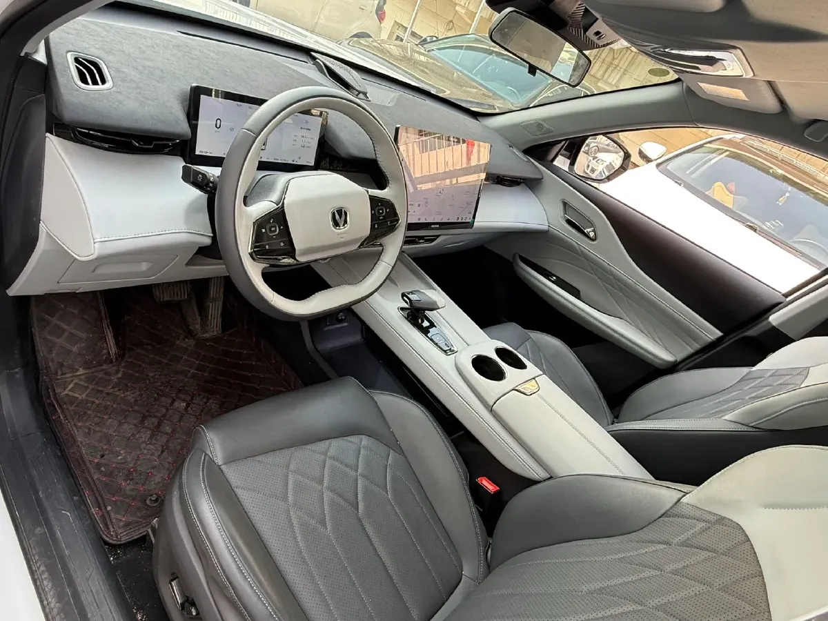 2024 ChangAn UNI-Z 1.5L 98HP L4 E-CVT PHEV 18.4KWH,autocango,china used car exporter,china ev exporter,chinese used car exporter,chinese used ev exporter