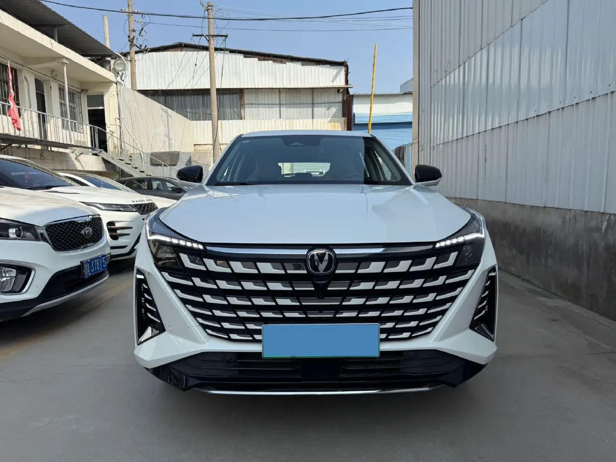 2024 ChangAn UNI-Z 1.5L 98HP L4 E-CVT PHEV 18.4KWH,autocango,china used car exporter,china ev exporter,chinese used car exporter,chinese used ev exporter