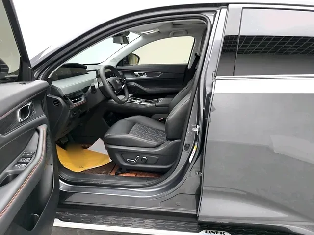 2022 Chevrolet Menlo BEV 61.1KWH,autocango,china used car exporter,china ev exporter,chinese used car exporter,chinese used ev exporter