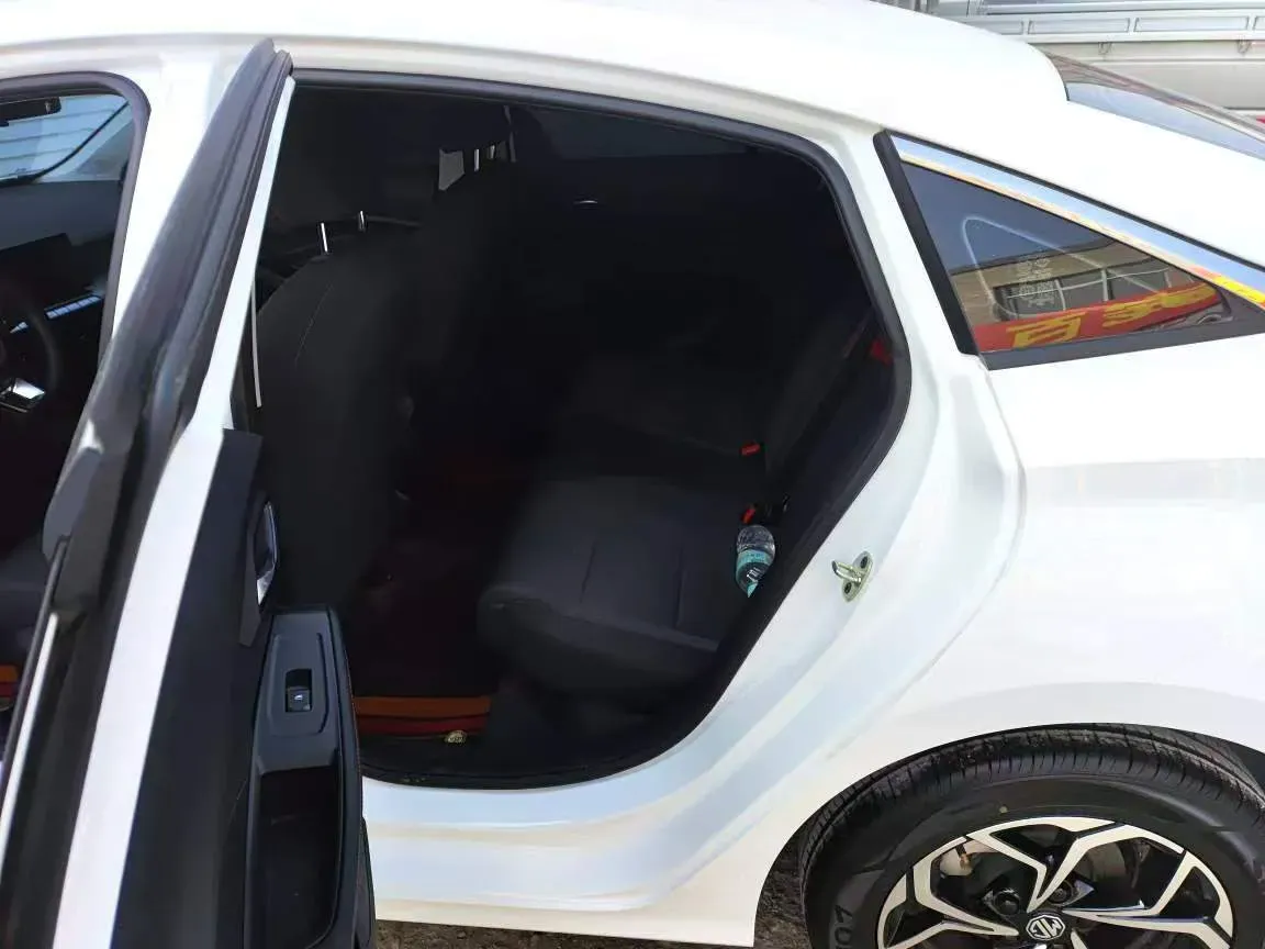 2023 MG 5 1.5L 129HP L4 5MT,autocango,china used car exporter,china ev exporter,chinese used car exporter,chinese used ev exporter