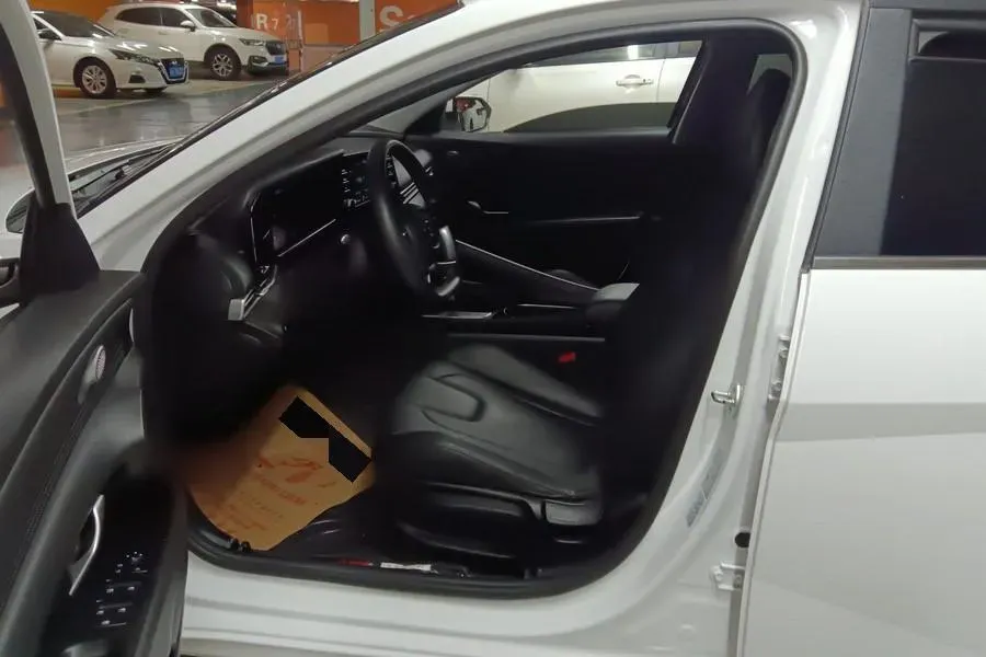 2021 Hyundai Elantra 1.5L 115HP L4 CVT,autocango,china used car exporter,china ev exporter,chinese used car exporter,chinese used ev exporter