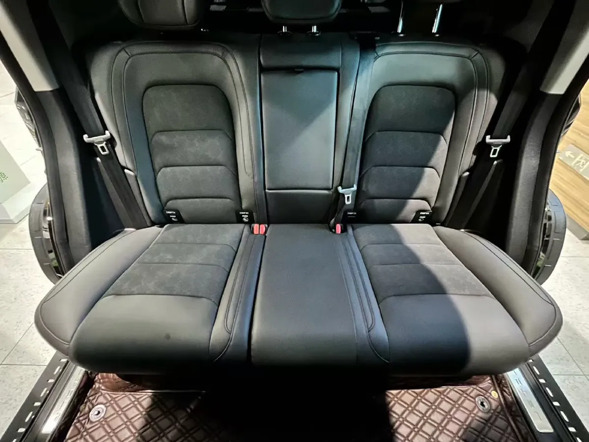 2023 Jetour Traveller 2.0T 254HP L4 7DCT,autocango,china used car exporter,china ev exporter,chinese used car exporter,chinese used ev exporter