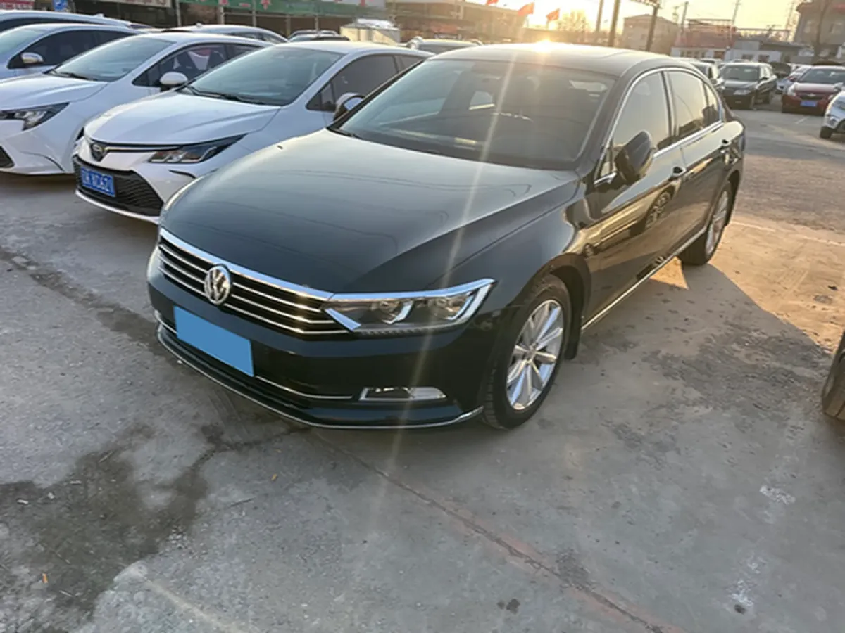 2018 Volkswagen Magotan 1.8T 180HP L4 7DCT,autocango,china used car exporter,china ev exporter,chinese used car exporter,chinese used ev exporter