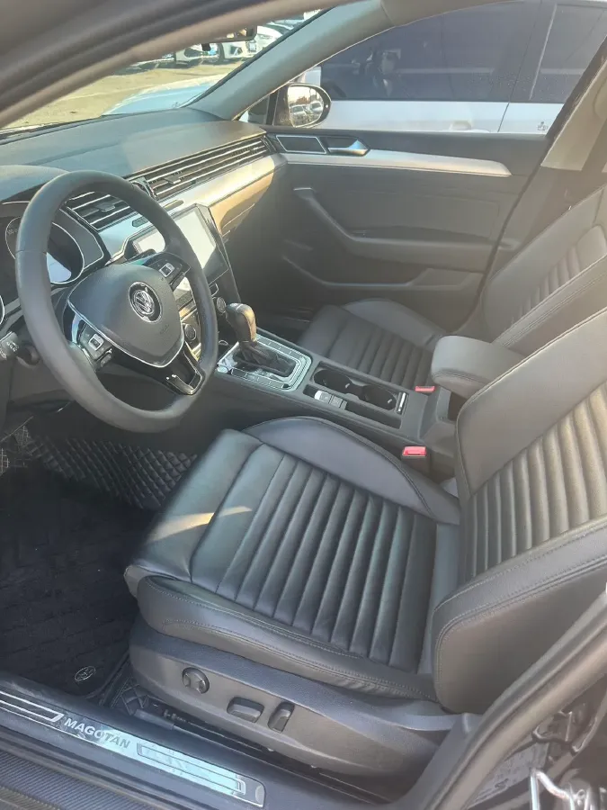 2018 Volkswagen Magotan 1.8T 180HP L4 7DCT,autocango,china used car exporter,china ev exporter,chinese used car exporter,chinese used ev exporter