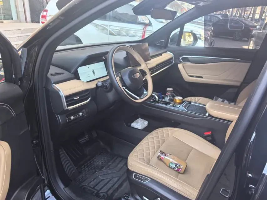 2023 Geely Okavango L 2.0T 218HP L4 7DCT,autocango,china used car exporter,china ev exporter,chinese used car exporter,chinese used ev exporter