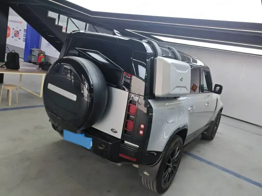 2022 Land Rover Defender 3.0T 400HP L6 8AT,autocango,china used car exporter,china ev exporter,chinese used car exporter,chinese used ev exporter