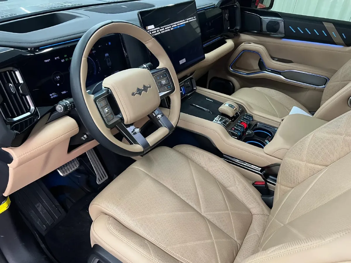 2025 FangChengBao Bao 8 2.0T 245HP L4 E-CVT PHEV 36.8KWH,autocango,china used car exporter,china ev exporter,chinese used car exporter,chinese used ev exporter