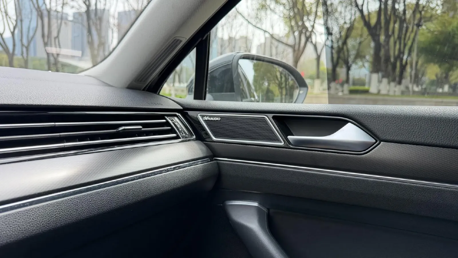 2020 Volkswagen Magotan 2.0T 186HP L4 7DCT,autocango,china used car exporter,china ev exporter,chinese used car exporter,chinese used ev exporter