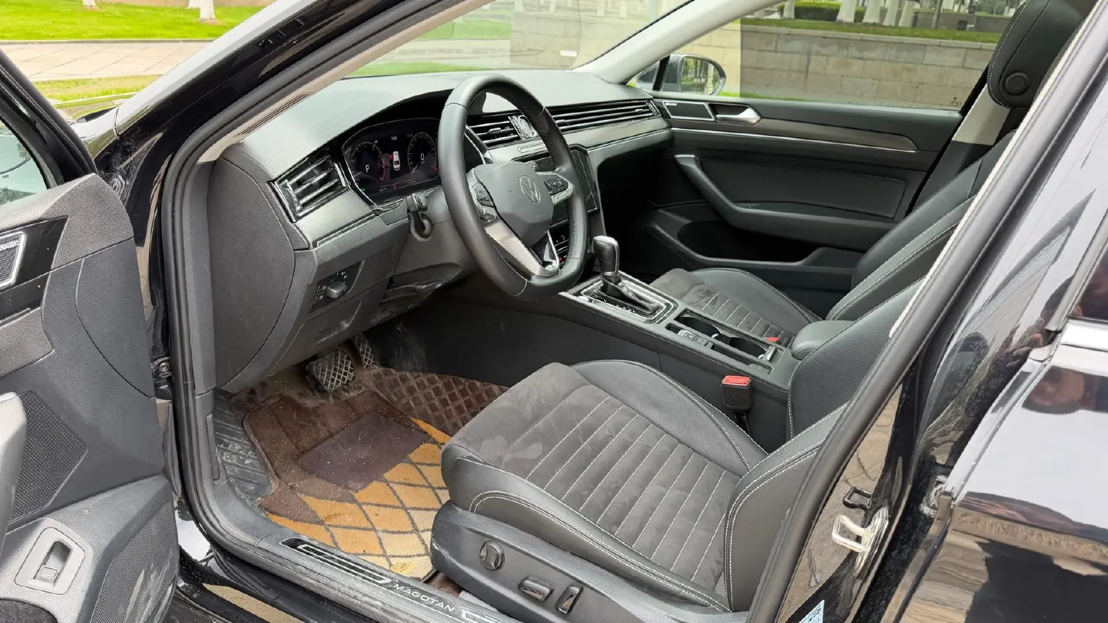 2020 Volkswagen Magotan 2.0T 186HP L4 7DCT,autocango,china used car exporter,china ev exporter,chinese used car exporter,chinese used ev exporter