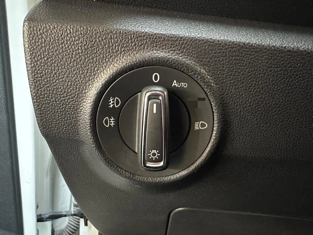 2022 Volkswagen T-Roc 1.4T 150HP L4 7DCT,autocango,china used car exporter,china ev exporter,chinese used car exporter,chinese used ev exporter