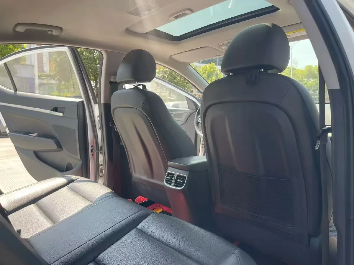 2020 Hyundai Elantra 1.5L 115HP L4 CVT,autocango,china used car exporter,china ev exporter,chinese used car exporter,chinese used ev exporter