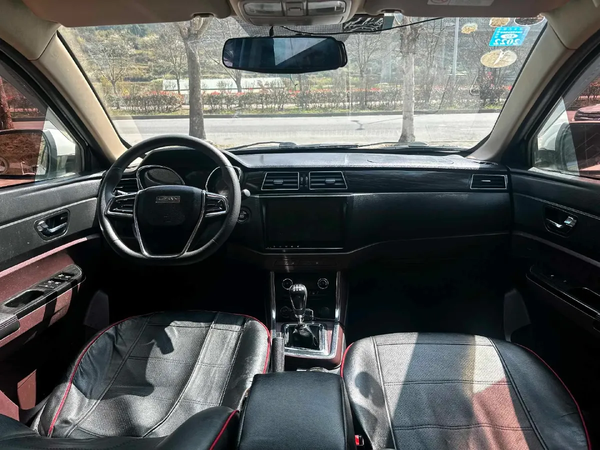 2016 LiFan MaiWei 1.5L 109HP L4 5MT,autocango,china used car exporter,china ev exporter,chinese used car exporter,chinese used ev exporter