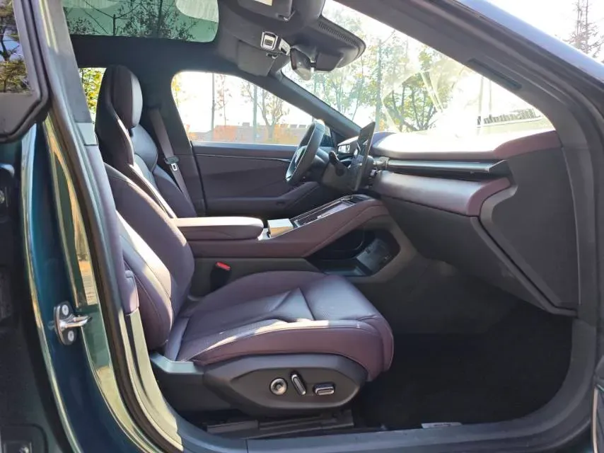 2025 Xpeng P7 BEV,autocango,china used car exporter,china ev exporter,chinese used car exporter,chinese used ev exporter