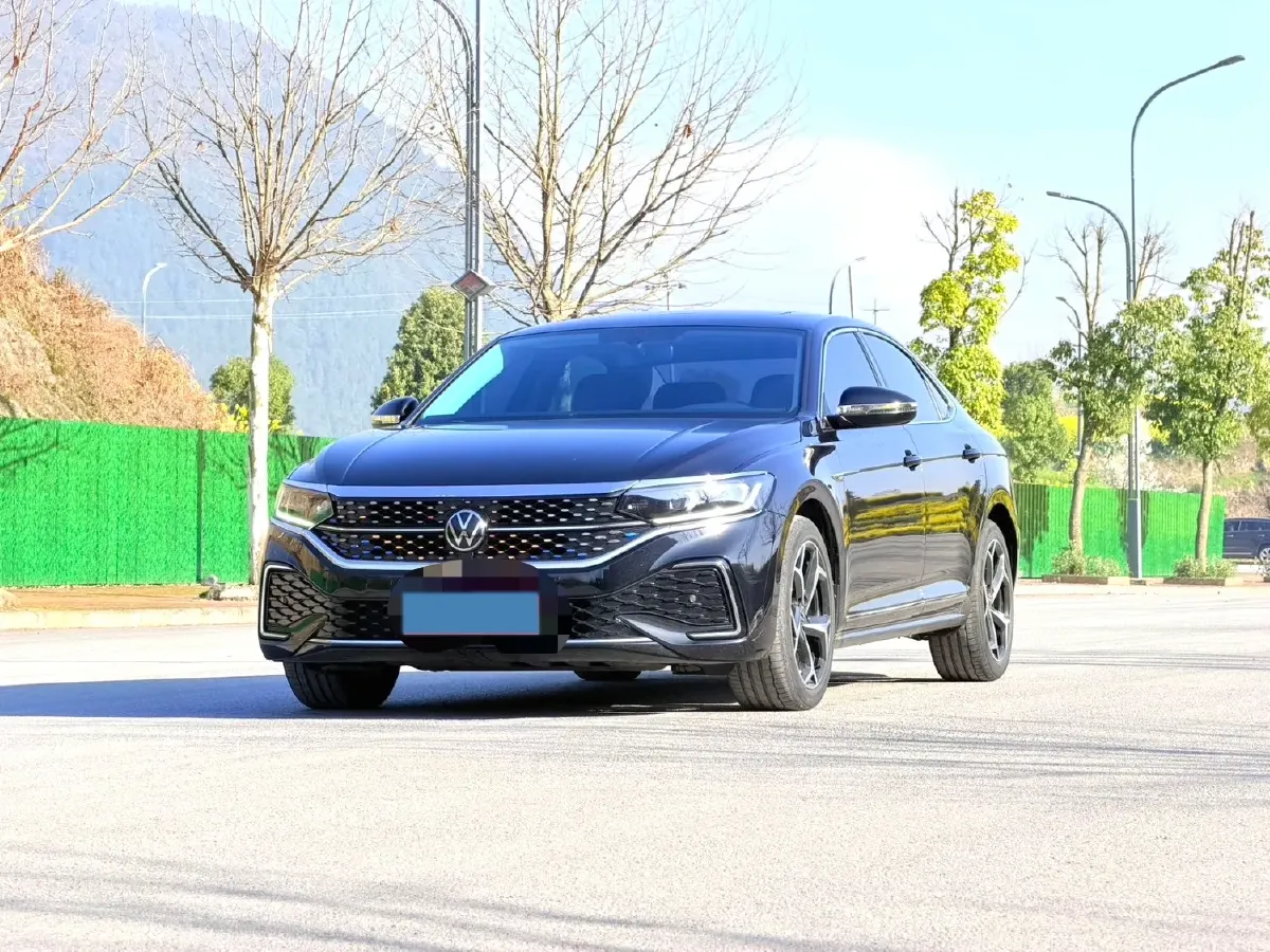 2024 Volkswagen Passat 2.0T 186HP L4 7DCT,autocango,china used car exporter,china ev exporter,chinese used car exporter,chinese used ev exporter