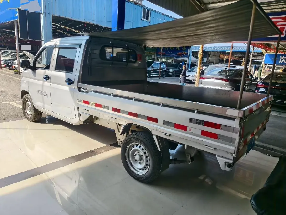 2021 NLM Motor QiTeng M70 1.5L 122HP L4 5MT,autocango,china used car exporter,china ev exporter,chinese used car exporter,chinese used ev exporter