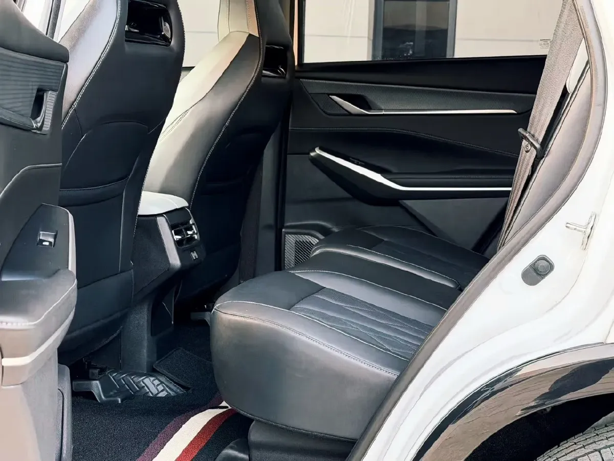 2024 ChangAn CS75 Plus 1.5T 188HP L4 8AT,autocango,china used car exporter,china ev exporter,chinese used car exporter,chinese used ev exporter