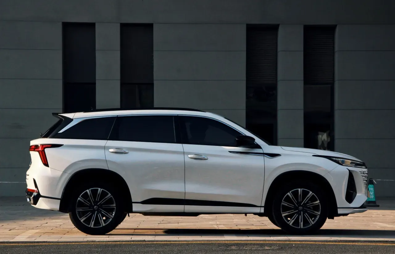 2024 ChangAn CS75 Plus 1.5T 188HP L4 8AT,autocango,china used car exporter,china ev exporter,chinese used car exporter,chinese used ev exporter