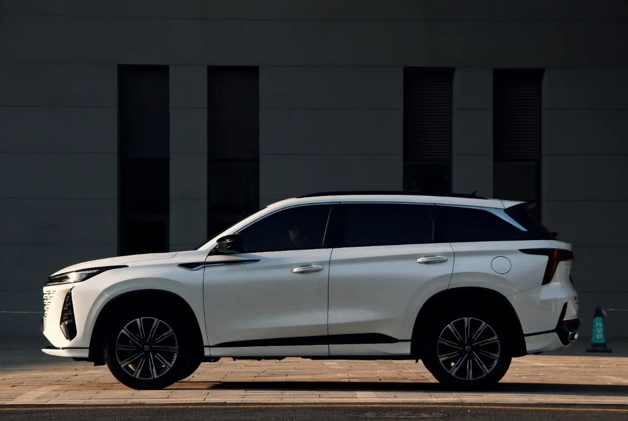 2024 ChangAn CS75 Plus 1.5T 188HP L4 8AT,autocango,china used car exporter,china ev exporter,chinese used car exporter,chinese used ev exporter