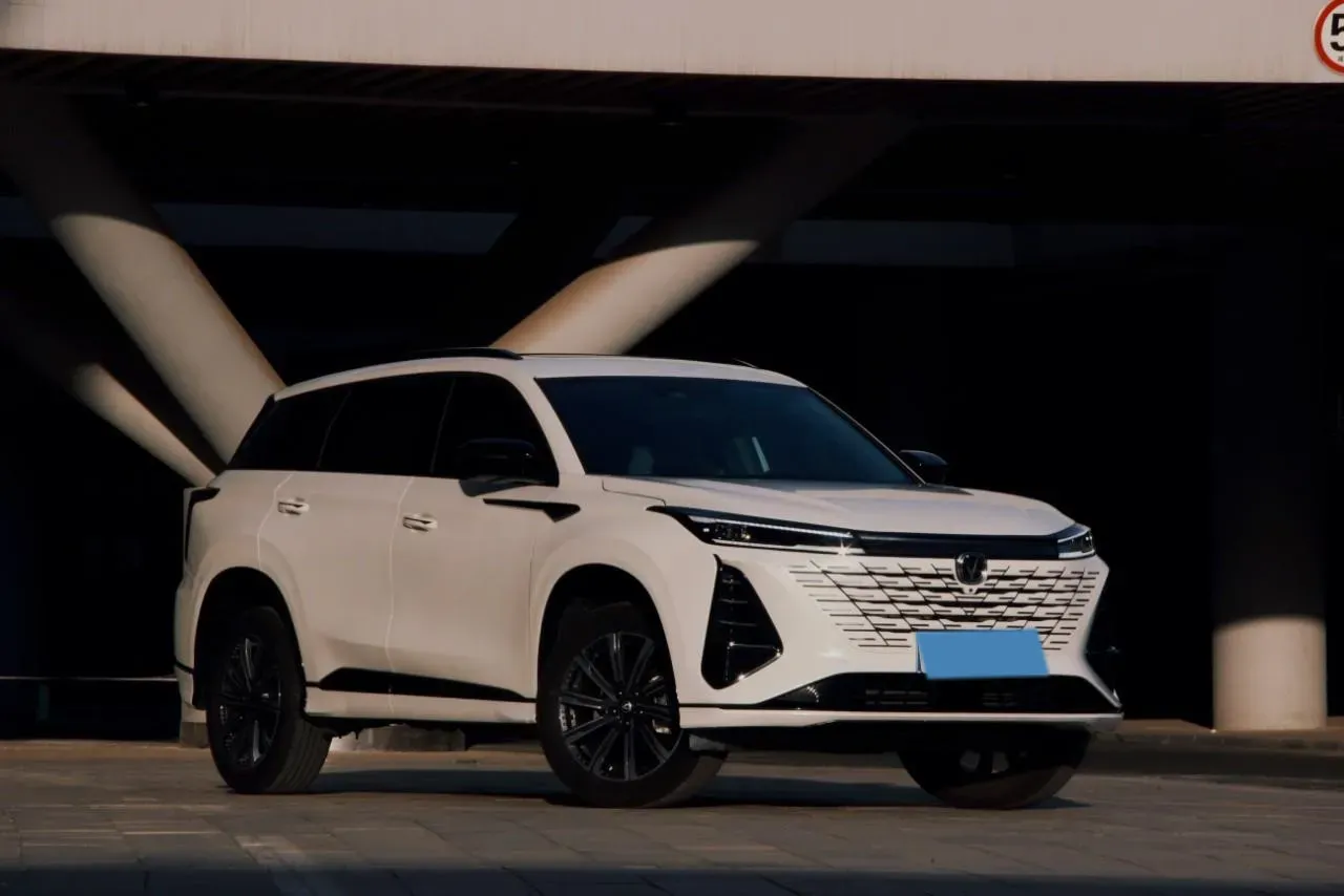 2024 ChangAn CS75 Plus 1.5T 188HP L4 8AT,autocango,china used car exporter,china ev exporter,chinese used car exporter,chinese used ev exporter