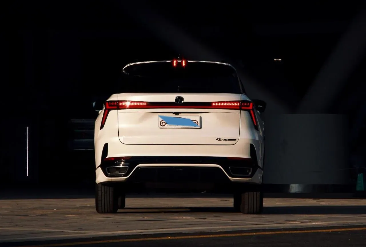 2024 ChangAn CS75 Plus 1.5T 188HP L4 8AT,autocango,china used car exporter,china ev exporter,chinese used car exporter,chinese used ev exporter