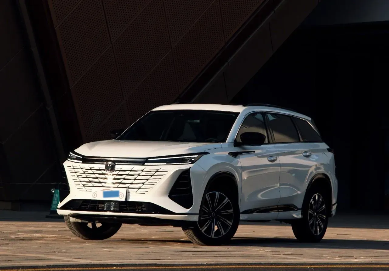 2024 ChangAn CS75 Plus 1.5T 188HP L4 8AT,autocango,china used car exporter,china ev exporter,chinese used car exporter,chinese used ev exporter