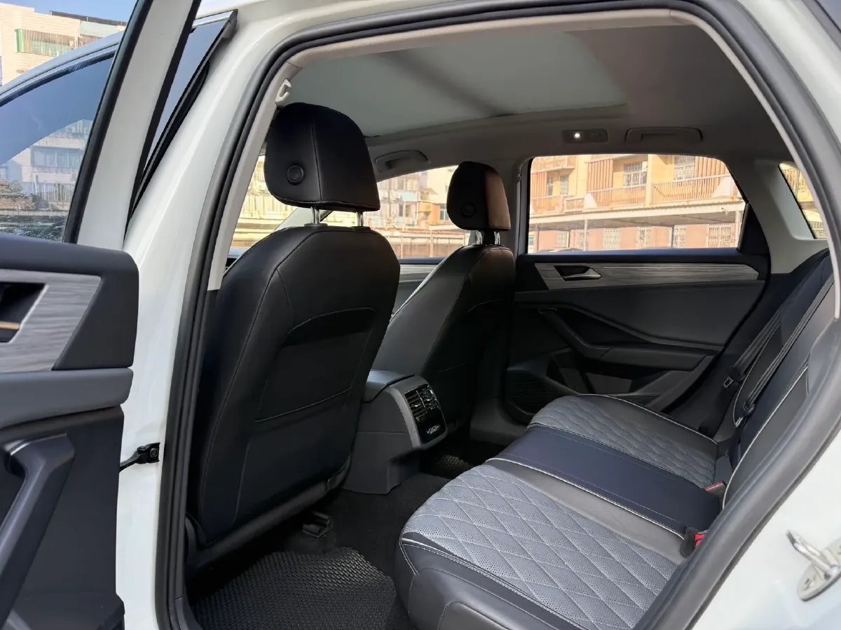 2023 Volkswagen Sagitar 1.2T 116HP L4 7DCT,autocango,china used car exporter,china ev exporter,chinese used car exporter,chinese used ev exporter