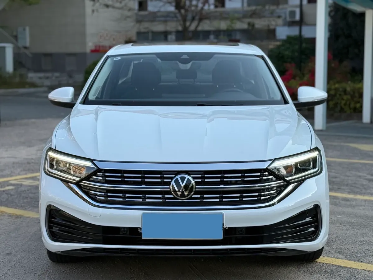 2023 Volkswagen Sagitar 1.2T 116HP L4 7DCT,autocango,china used car exporter,china ev exporter,chinese used car exporter,chinese used ev exporter