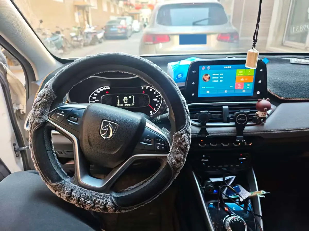 2017 BaoJun 310W 1.5L 105HP L4 6MT,autocango,china used car exporter,china ev exporter,chinese used car exporter,chinese used ev exporter